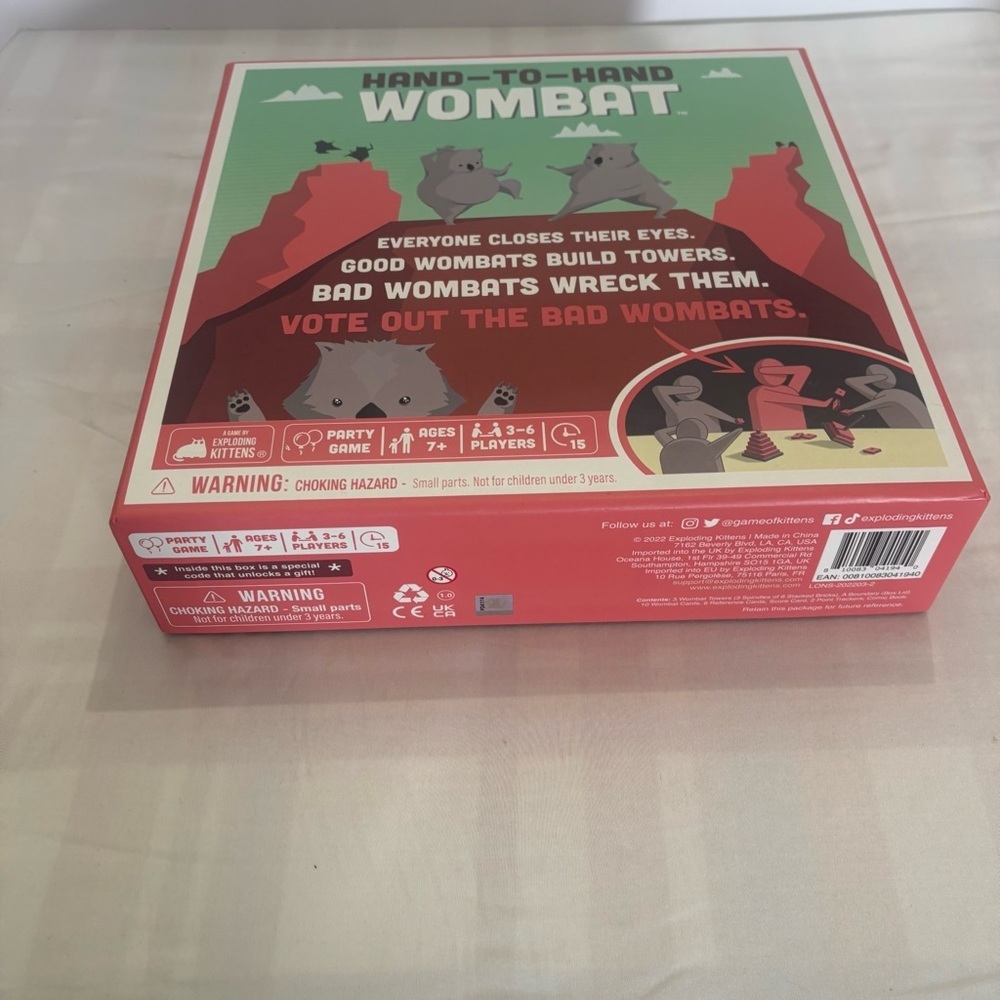 Hand-to-Hand Wombat Game - Red and Gray - Picture 7 of 12